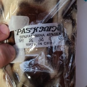Pashmina leopard scarf